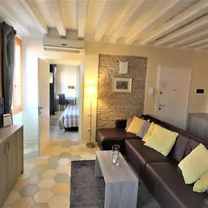 https://new-central-and-spacious.hotelslidodijesolo.com