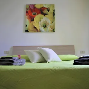 https://home-breakfast-la-madonnina-013136-cni-00001.it-lombardy.com